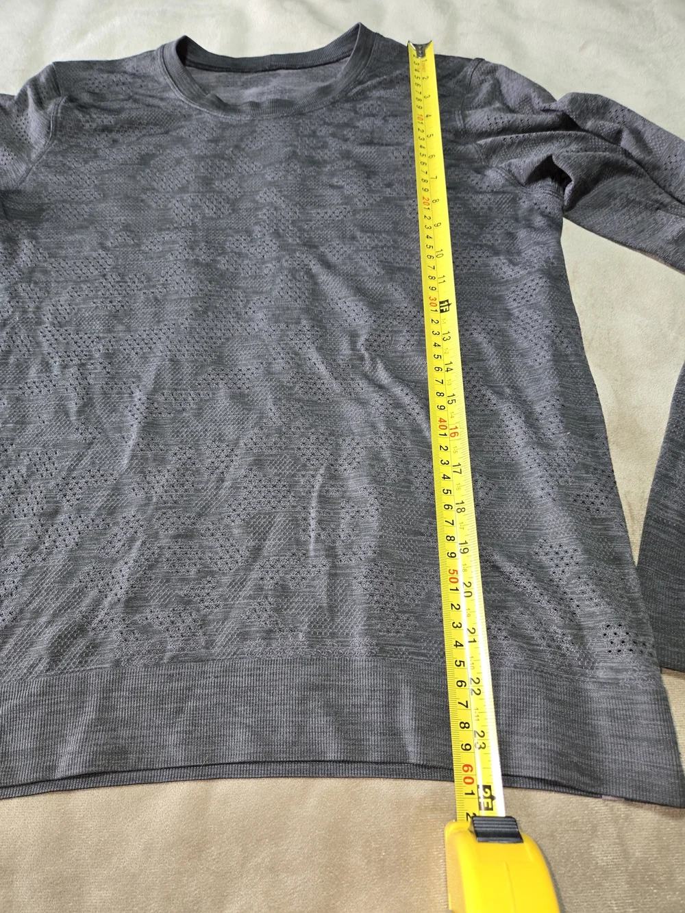 Lululemon Metal Vent Tech Long Sleeve Shirt in Heathered Charcoal